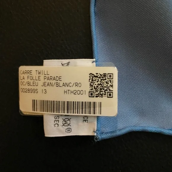 Hermes Silk La Folle Parade Scarf in Bleu and Blanc - Picture 4 of 4